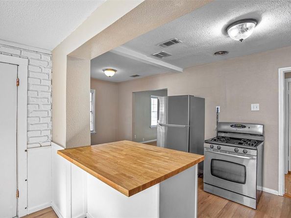 3504  Mission Street , Fort Worth Texas 76109
