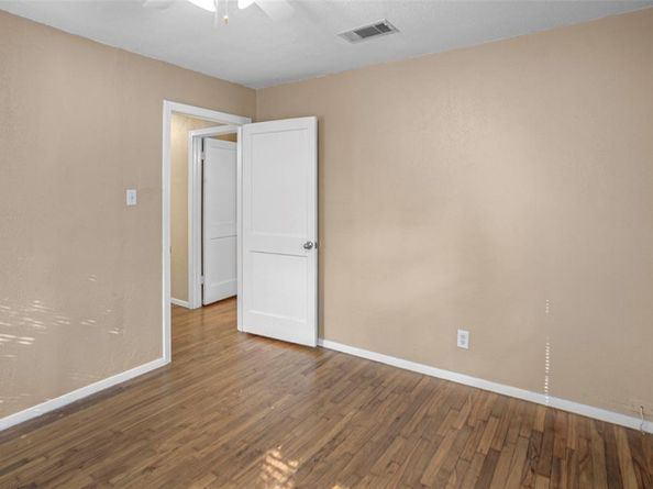 3504  Mission Street , Fort Worth Texas 76109