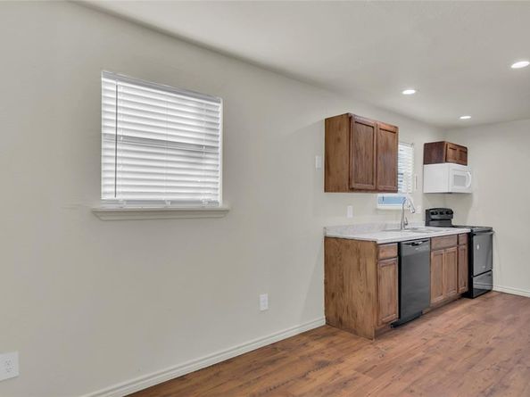 5432  Houghton Avenue , Fort Worth Texas 76107