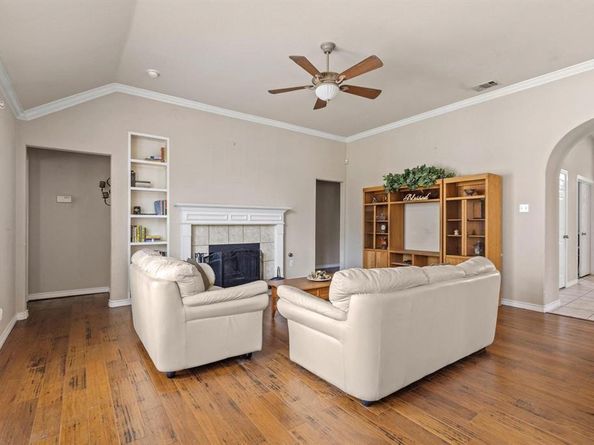 632  Delores Drive , Grand Prairie Texas 75052