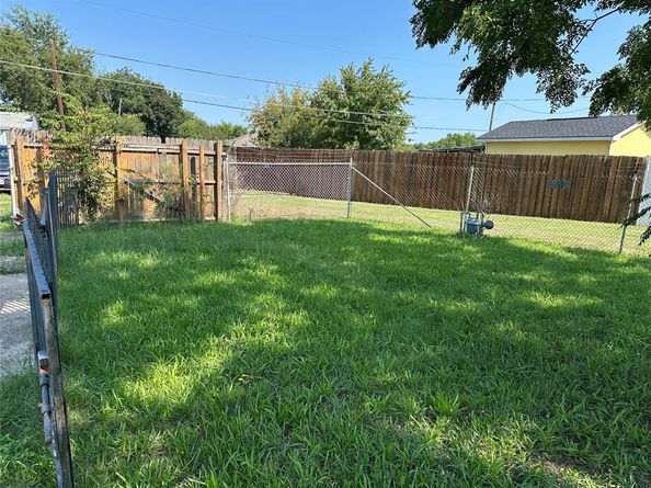4015  Shadrack Drive , Dallas Texas 75212