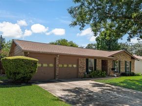 13208  Flagstone Lane , Dallas Texas 75240
