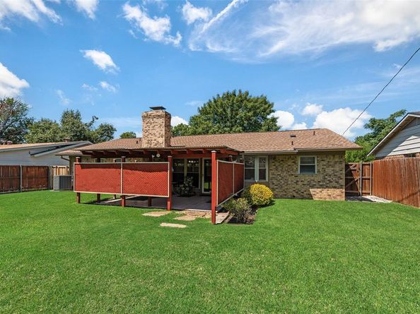 13208  Flagstone Lane , Dallas Texas 75240