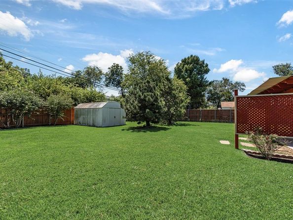 13208  Flagstone Lane , Dallas Texas 75240