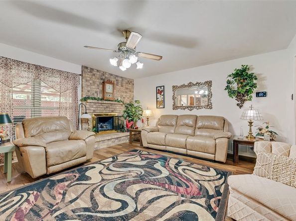 13208  Flagstone Lane , Dallas Texas 75240