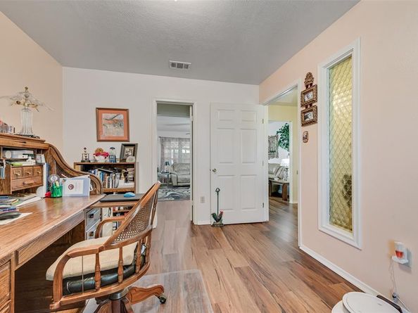 13208  Flagstone Lane , Dallas Texas 75240