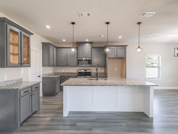 3225  Grady Street , Forest Hill Texas 76119