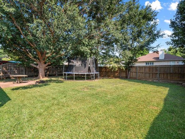 2801  Kempton Drive , Arlington Texas 76001