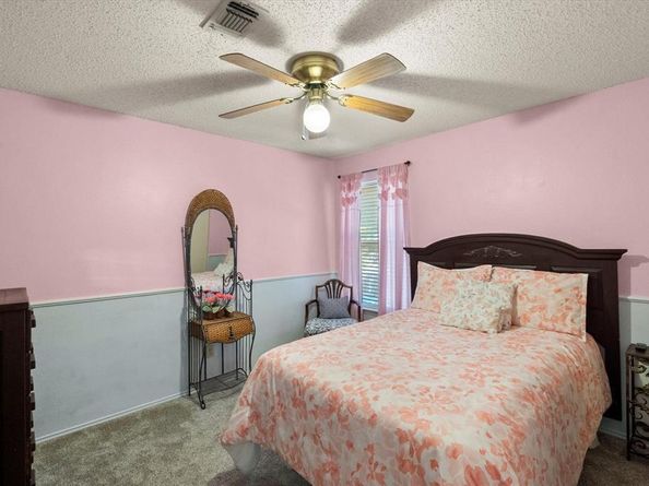 2801  Kempton Drive , Arlington Texas 76001