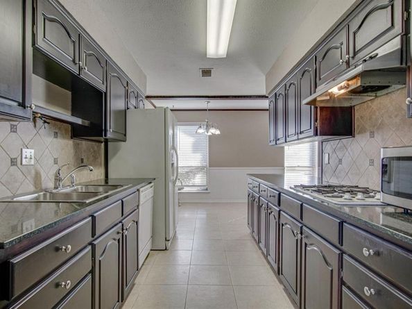 3719  Crestpark Drive , Farmers Branch Texas 75244