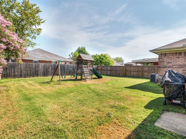 9013  Winding River Drive , Fort Worth Texas 76118