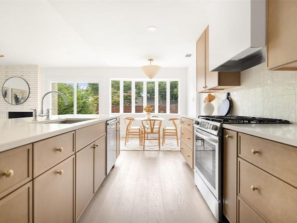 4034  Boca Bay Drive , Dallas Texas 75244