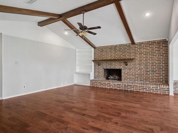 300  Inner Circle , Irving Texas 75060