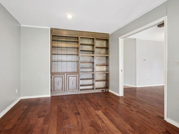 300  Inner Circle , Irving Texas 75060