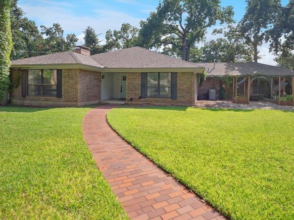 300  Inner Circle , Irving Texas 75060