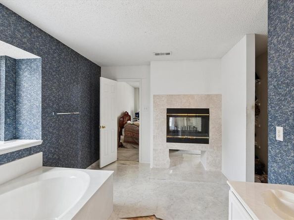 5701  Indian Hill Drive , Arlington Texas 76018