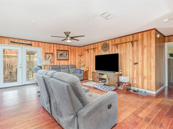 1813  Abilene Court , Grand Prairie Texas 75052