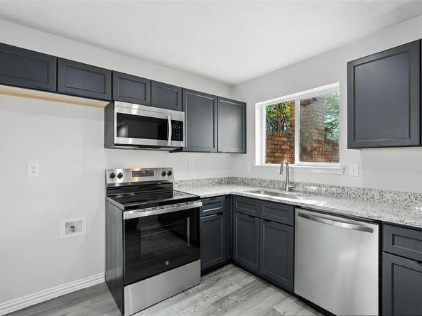 9803  Smokefeather Lane , Dallas Texas 75243