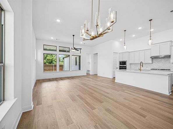 1112  Rosemary Lane , Crowley Texas 76036