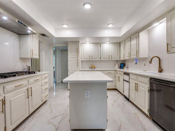 950  Shady Cove Place , DeSoto Texas 75115