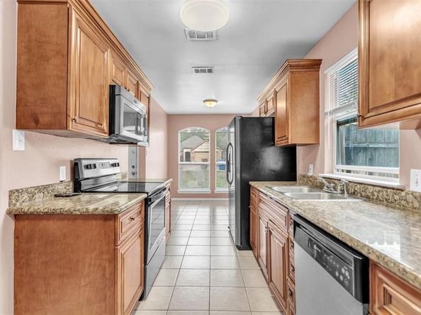 2933  Curvilinear Court , Dallas Texas 75227