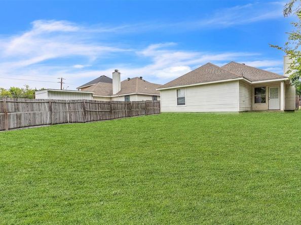 2933  Curvilinear Court , Dallas Texas 75227