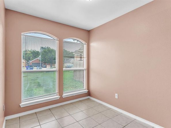 2933  Curvilinear Court , Dallas Texas 75227