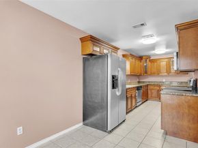 2933  Curvilinear Court , Dallas Texas 75227