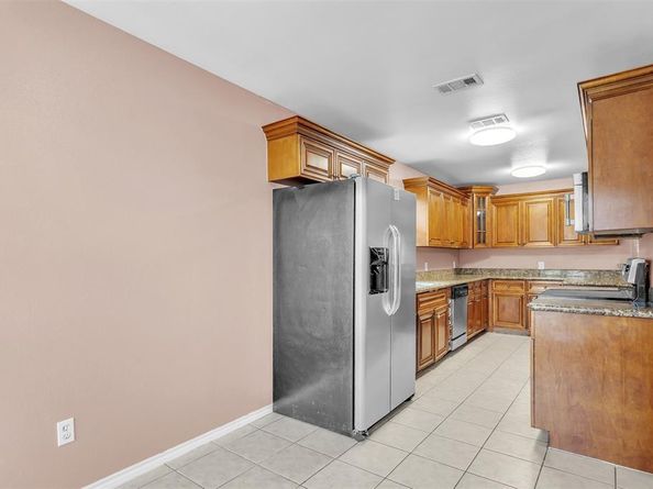 2933  Curvilinear Court , Dallas Texas 75227