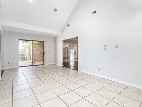 11108  Manorview Circle , Dallas Texas 75228