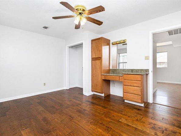 11108  Manorview Circle , Dallas Texas 75228