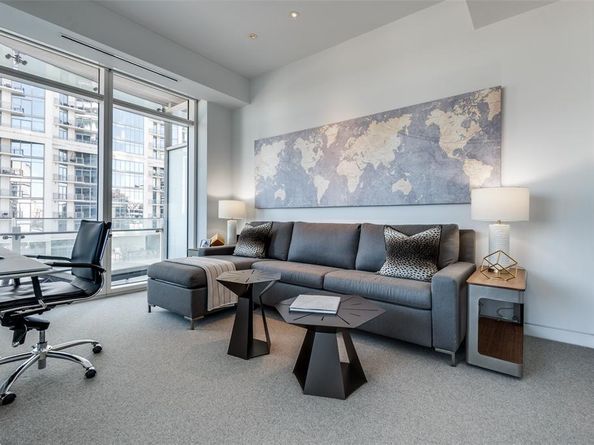 1918  Olive Street  1002, Dallas Texas 75201