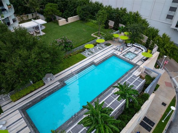 1918  Olive Street  1002, Dallas Texas 75201