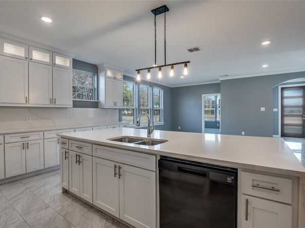 301 S Stewart Avenue , Lancaster Texas 75146