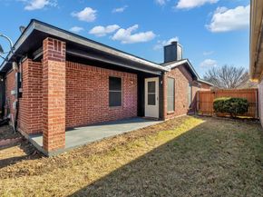 319  Faircrest Drive , Arlington Texas 76018