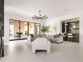 4527 N Lindhurst Avenue , Dallas Texas 75229