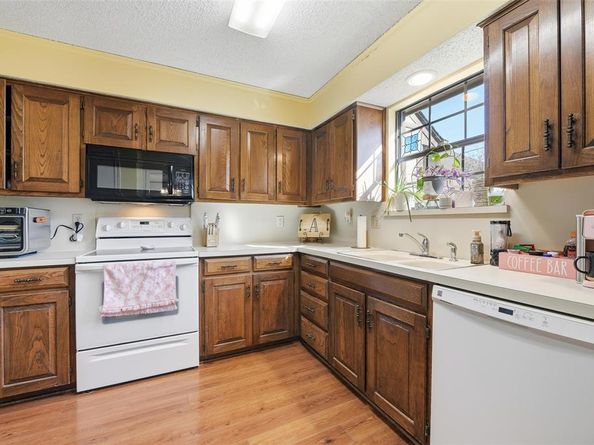 611  Windgate Court , Arlington Texas 76012