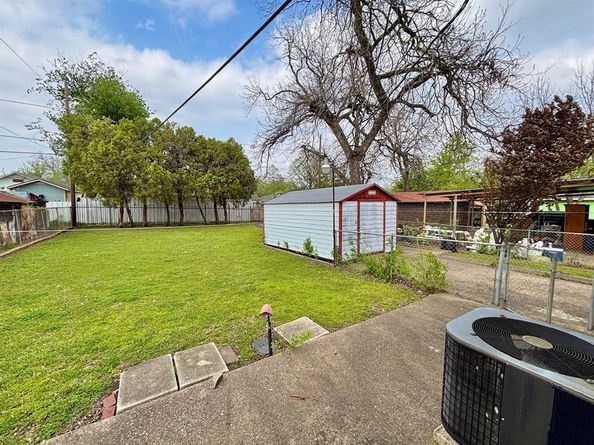 619  Delaware Street , Dallas Texas 75208