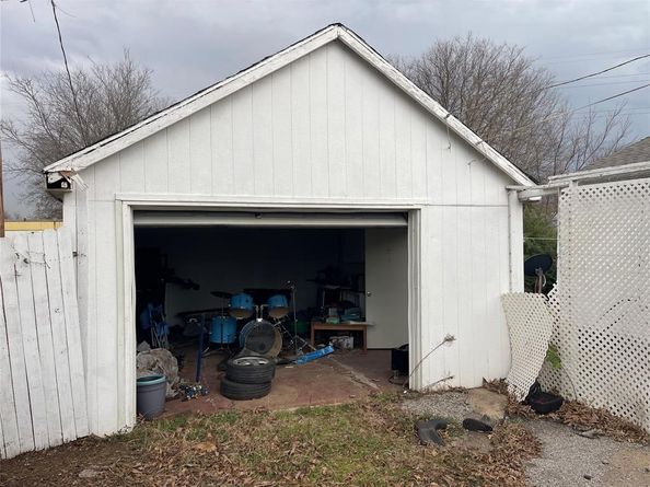 2528  Oakwood Terrace , Haltom City Texas 76117