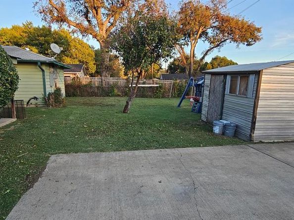 8442  Campanella Drive , Dallas Texas 75243