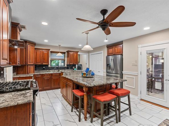 6318  Amicable Drive , Arlington Texas 76016