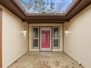 22  Doral Court , Pantego Texas 76013