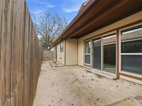 22  Doral Court , Pantego Texas 76013