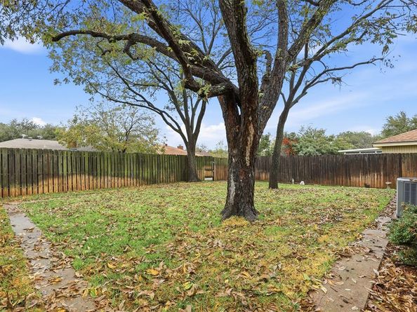 22  Doral Court , Pantego Texas 76013