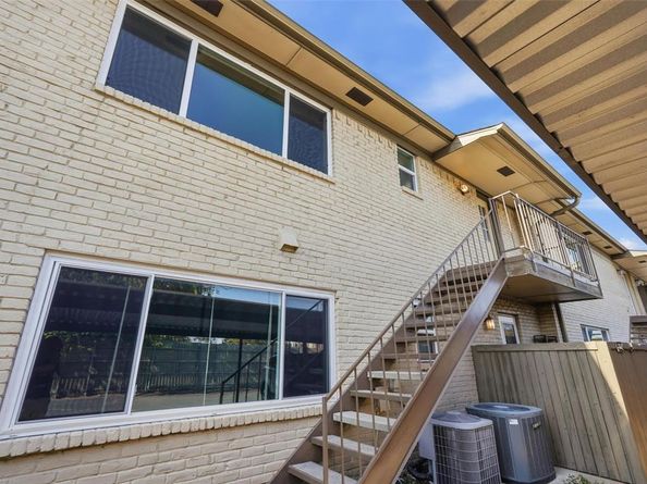 10650  Steppington Drive  236, Dallas Texas 75230