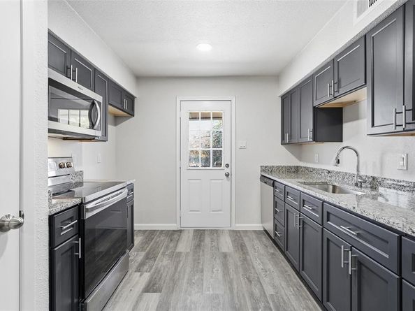 10650  Steppington Drive  236, Dallas Texas 75230