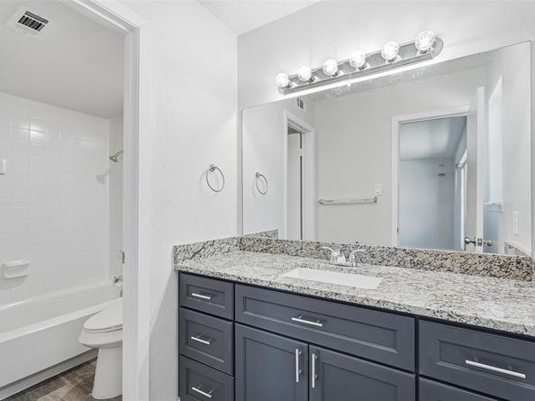 10650  Steppington Drive  236, Dallas Texas 75230