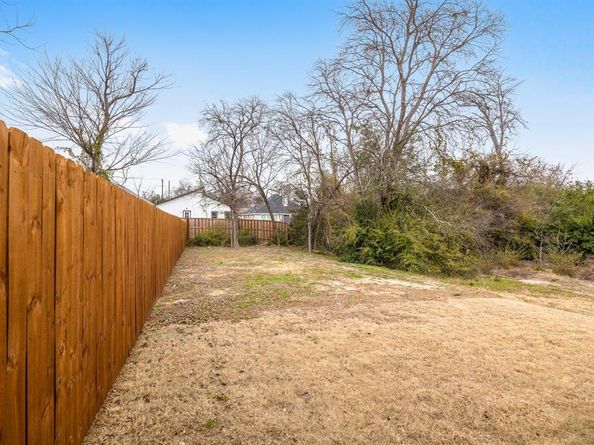 1611  Hudspeth Avenue , Dallas Texas 75216