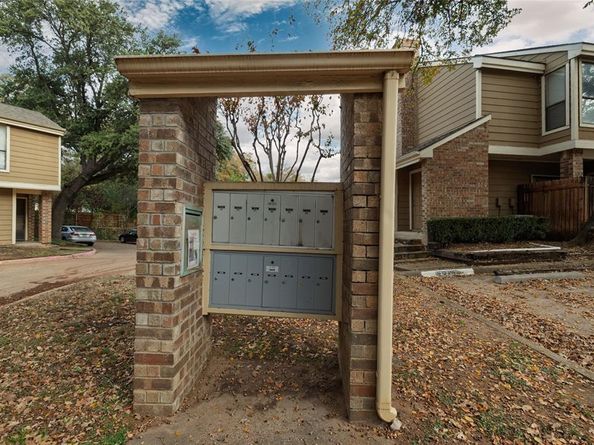 2104  Park Willow Lane  A, Arlington Texas 76011