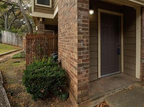 2104  Park Willow Lane  A, Arlington Texas 76011